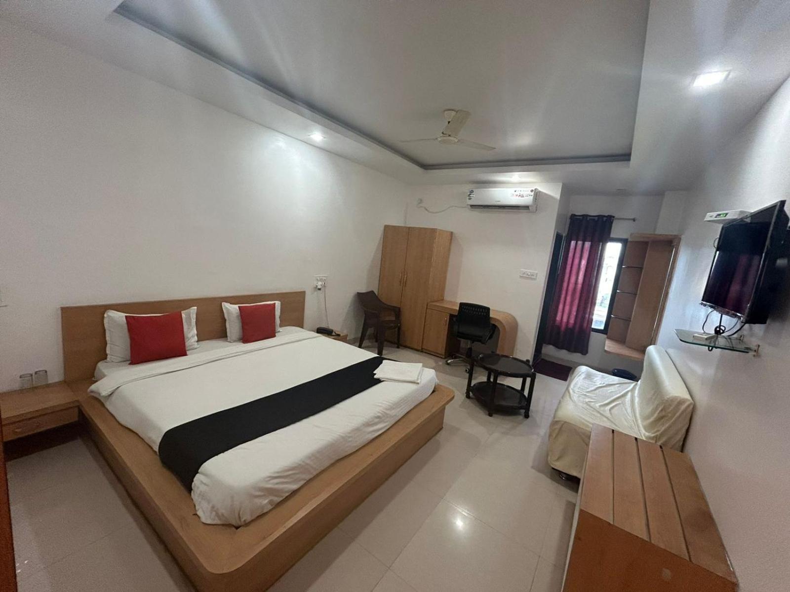 Hotel Tawa Plaza Itarsi Bagian luar foto